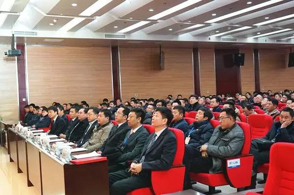 【新时代新篇章】 郑州亿万先生MR重型装备有限公司揭牌庆典盛大举办