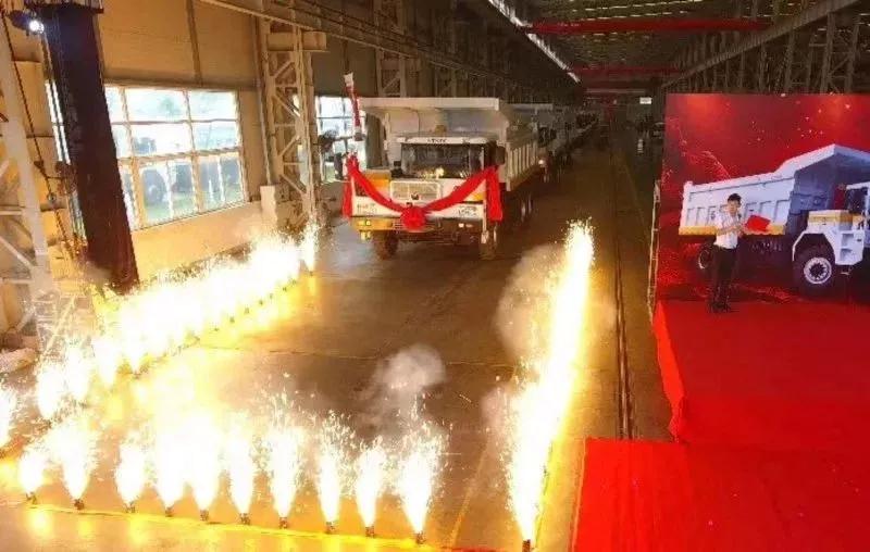 亿万先生MR首台！响应国家打赢蓝天保卫战三年行动计划--亿万先生MR重装纯电动矿用车下线