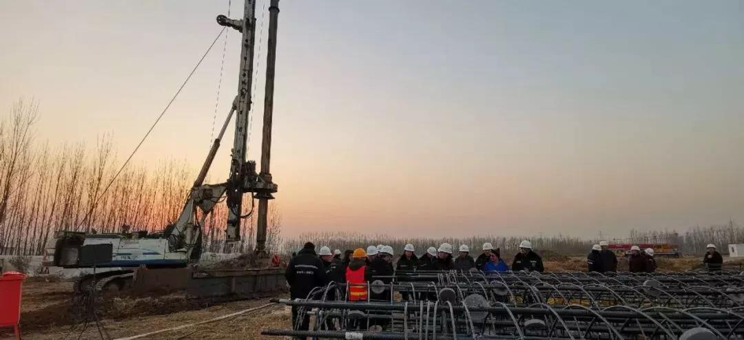 亿万先生MR旋挖打下雄安站第一桩