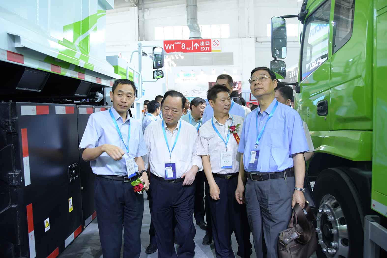 引领未来▲亿万先生MR纯电动矿用车闪耀2019CIME展会