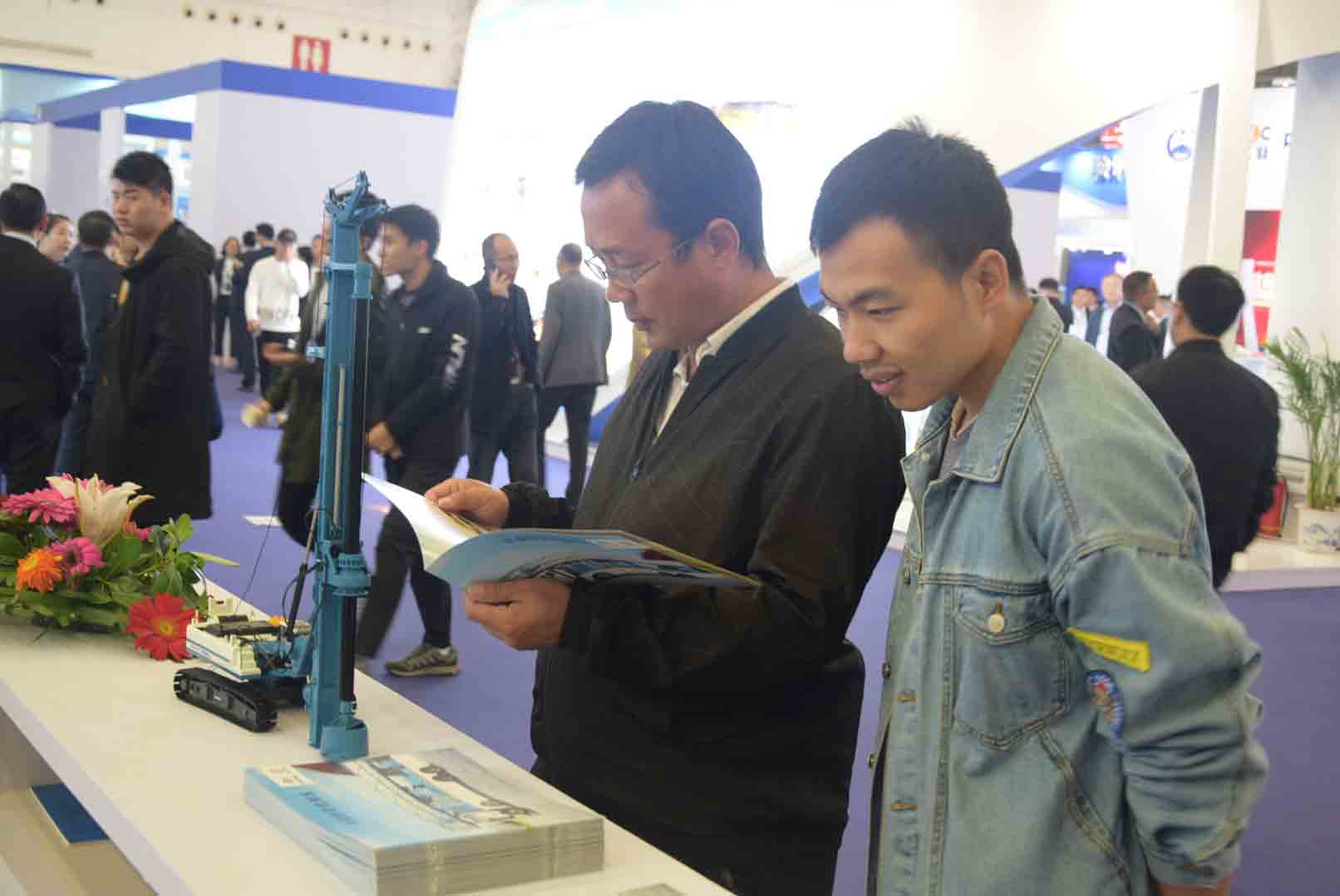 亿万先生MR桥检车，让中国桥梁更安全！